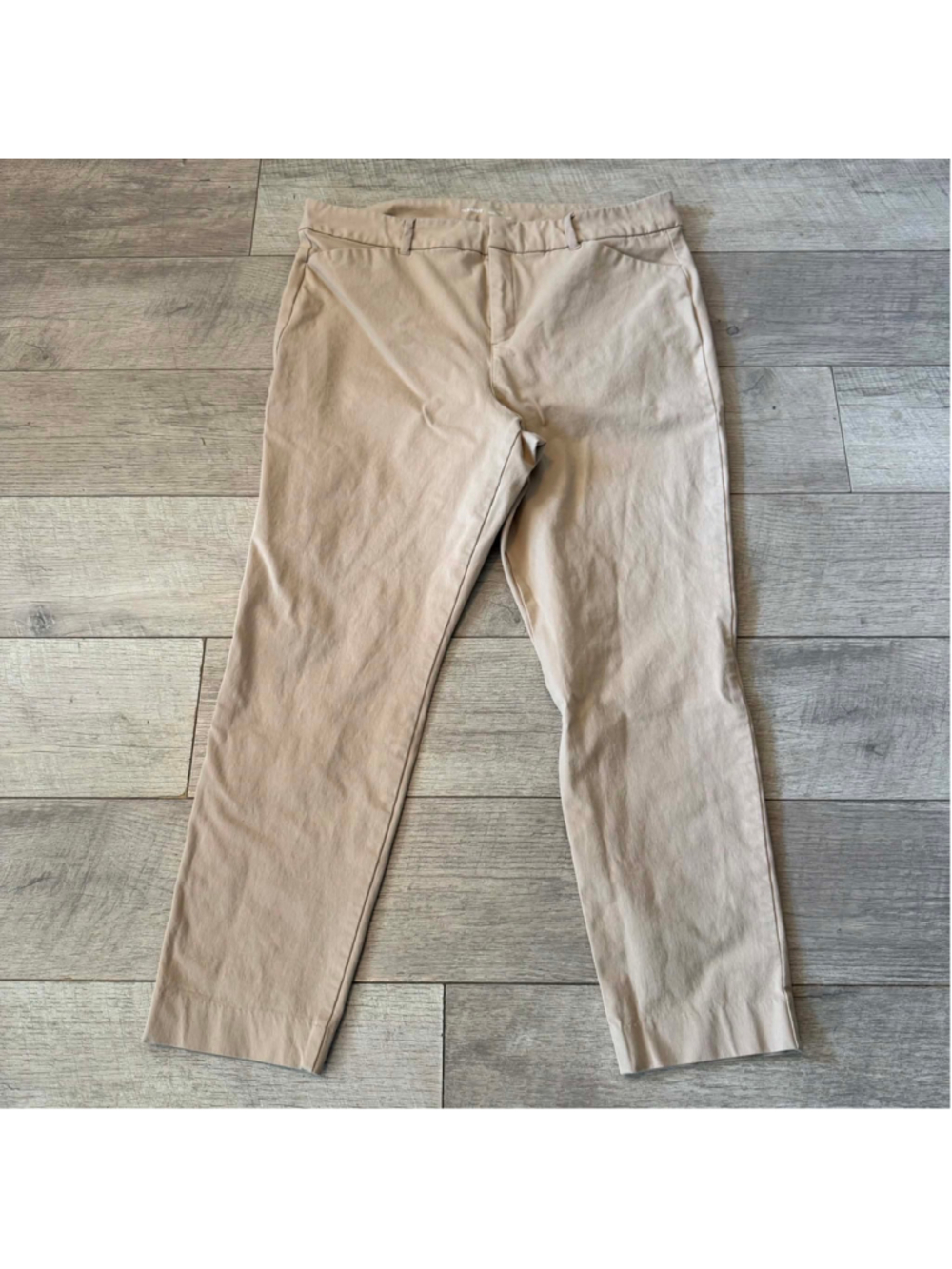 Women's Old Navy Beige Pixie High Rise Trousers Size 16